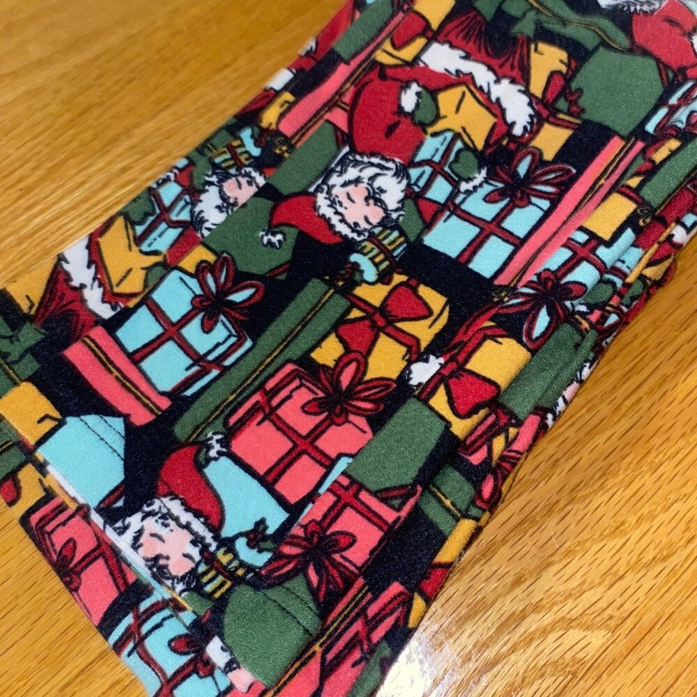 LuLaRoe Christmas Themed Leggings With Santa & Presents Pattern 2 pack